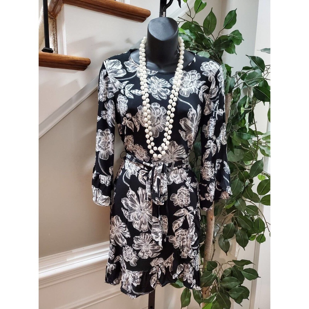 Who What Wear Women Black Rayon Round Neck Long Sleeve Knee Length Dress Size S